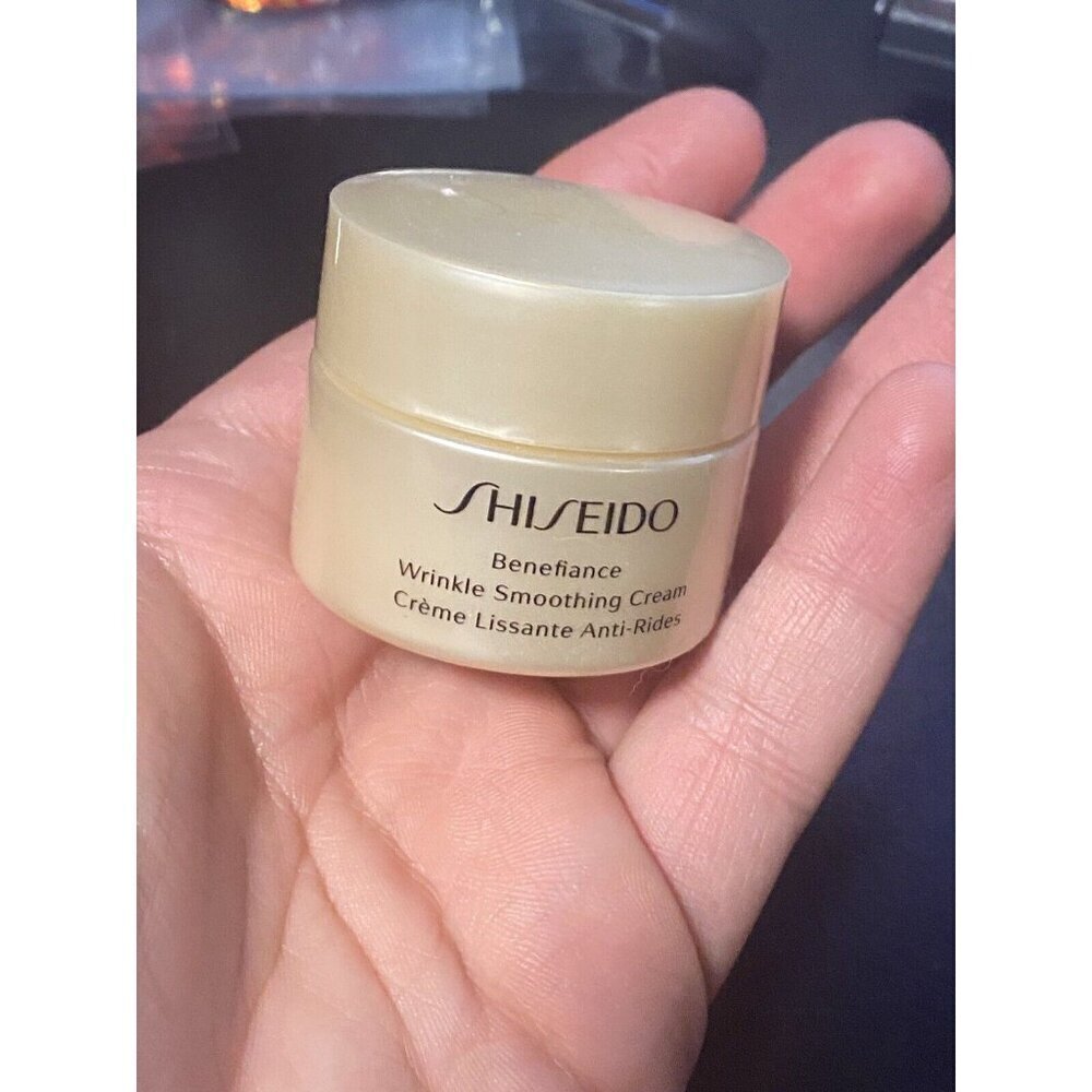 Shiseido Benefiance Wrinkle Smoothing Cream 30ml/1.0oz., travel size. - Picture 4 of 5